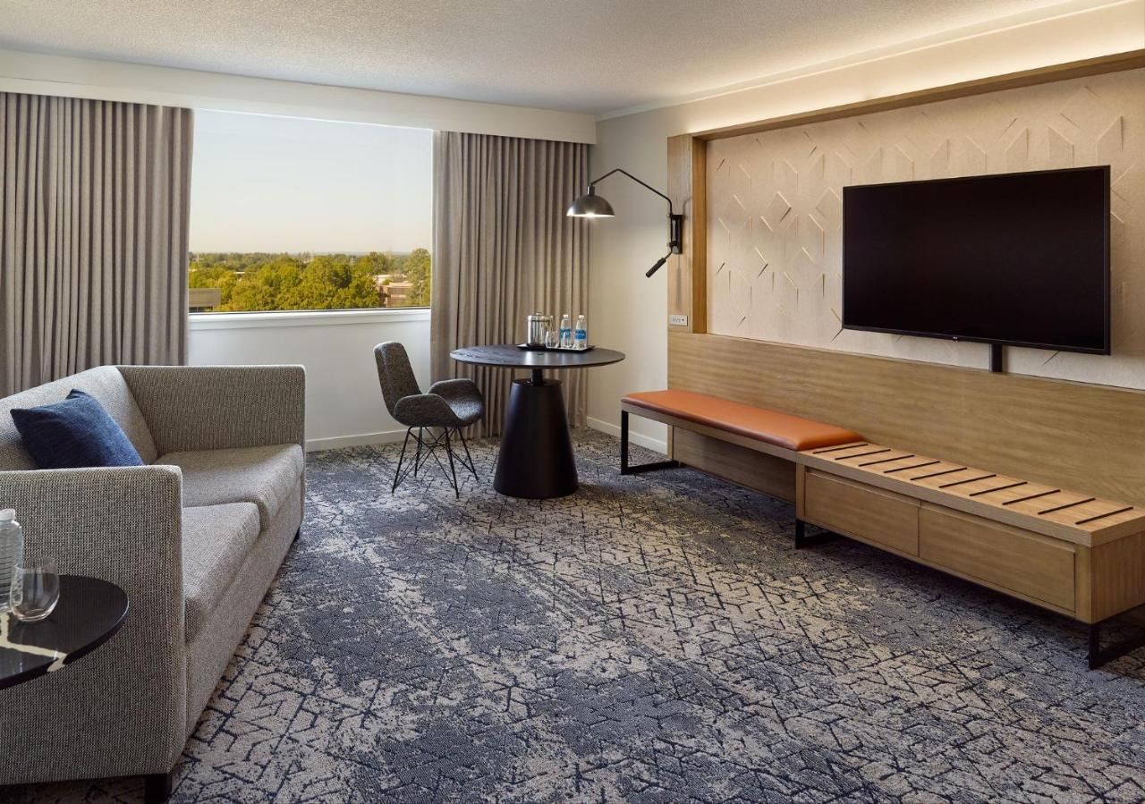 One-Bedroom King Junior Suite - Club Access