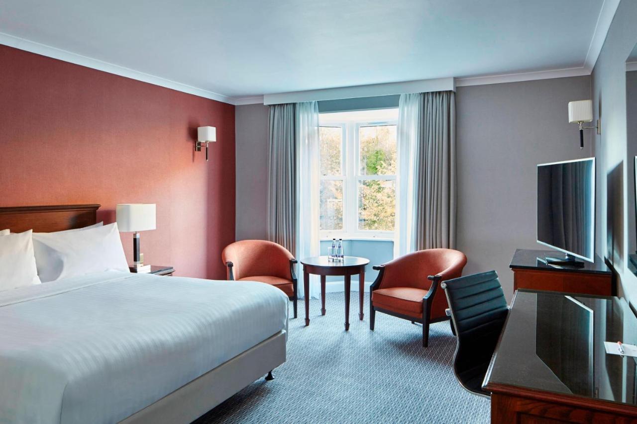 Superior Zimmer mit Kingsize-Bett und Flussblick